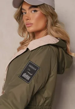 Ciemnozielona Kurtka o Kroju Parki z Kapturem i Ściągaczem w Talii Zizana