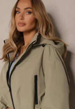 Ciemnozielona Kurtka Oversize w Sportowym Stylu z Kapturem i Ściągaczem w Pasie Volnea