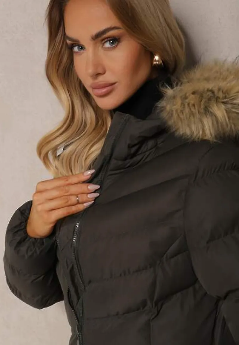 Ciemnozielona Kurtka Zimowa z Pikowanymi Przeszyciami i Kapturem z Futrem Alirina