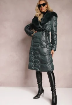 Ciemnozielona Pikowana Kurtka Płaszcz za Kolano z Wiązanym Paskiem i Futerkiem Vivenda
