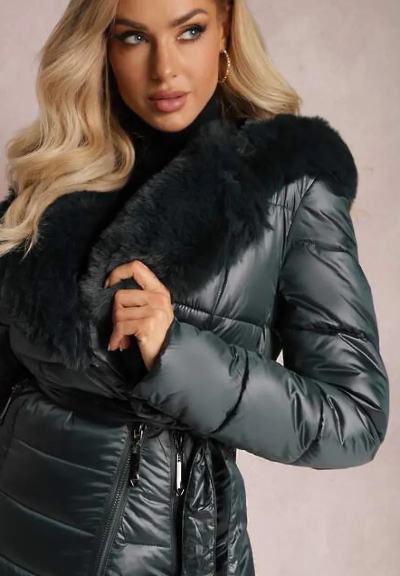 Ciemnozielona Pikowana Kurtka Płaszcz za Kolano z Wiązanym Paskiem i Futerkiem Vivenda