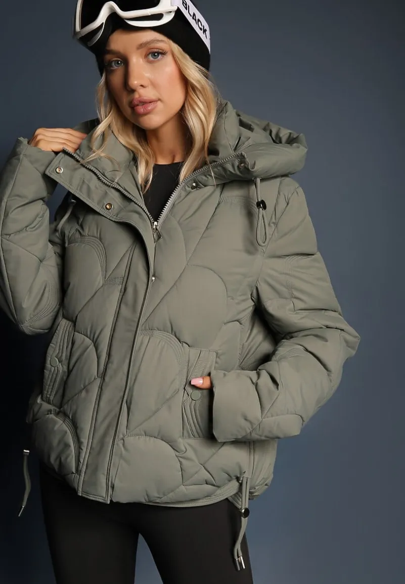 Ciemnozielona Pudełkowa Kurtka Zdobiona Pikowanymi Przeszyciami z Kapturem i Ściągaczami Ziasha