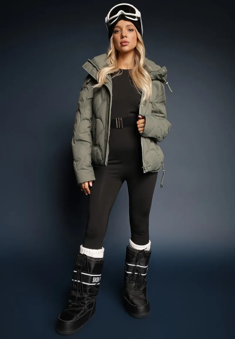 Ciemnozielona Pudełkowa Kurtka Zdobiona Pikowanymi Przeszyciami z Kapturem i Ściągaczami Ziasha