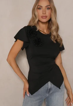 Czarna Asymetryczna Bluzka z Wiskozą Zdobiona Marszczeniem i Kwiatową Broszką Hirbia