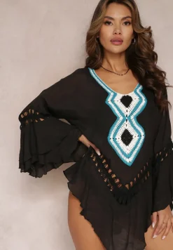 Czarna Asymetryczna Narzutka z Ażurowymi Wstawkami i Falbankami Hirisa