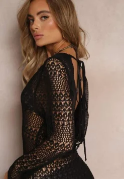 Czarna Ażurowa Sukienka Narzutka z Długimi Rękawami Odemia