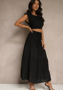 Czarna Bawełniana Spódnica o Rozkloszowanym Kroju Zdobiona Haftem Koladea