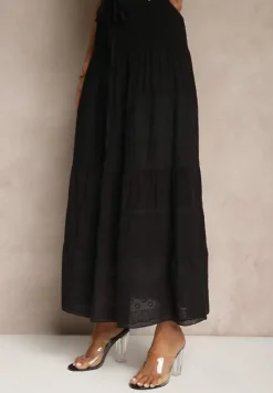 Czarna Bawełniana Spódnica o Rozkloszowanym Kroju Zdobiona Haftem Koladea