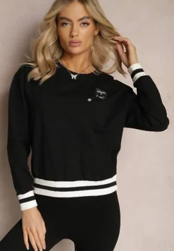 Czarna Bluza o Klasycznym Fasonie z Ozdobną Aplikacją Ewene