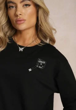 Czarna Bluza o Klasycznym Fasonie z Ozdobną Aplikacją Ewene