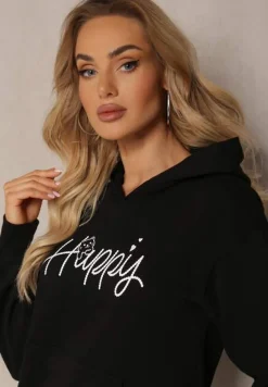 Czarna Bluza Ozdobiona Napisem z Kangurkową Kieszenią i Kapturem Hecconia