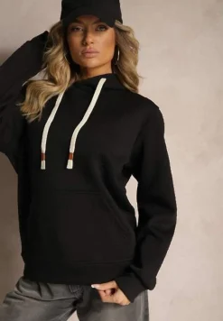 Czarna Bluza z Dodatkiem Bawełny i Kapturem Ozdobiona Kangurową Kieszenią i Ściągaczami Qadela
