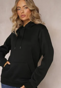 Czarna Bluza z Kapturem i Sznurkami oraz Kieszenią Wykończona Ściągaczami Vrokira