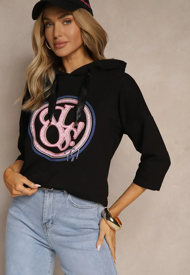 Czarna Bluza z Kapturem Ozdobnym Nadrukiem i Rękawami 3/4 Saniressa
