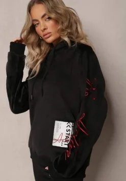 Czarna Bluza z Polarem i Haftami na Rękawach Janakame