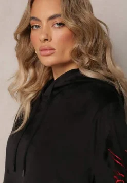 Czarna Bluza z Polarem i Haftami na Rękawach Janakame