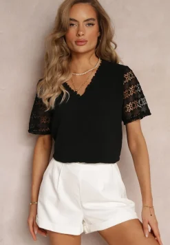 Czarna Bluzka z Krótkim Rękawem i Ażurowym Zdobieniem Gracenie