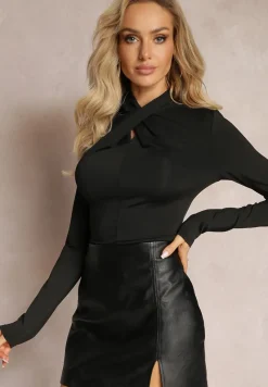 Czarna Bluzka z Marszczeniem Przy Zabudowanym Dekolcie Nivana