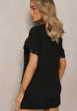 Czarna Bluzka z Trójkątnym Dekoltem Ozdobiona Siateczką Tirvana