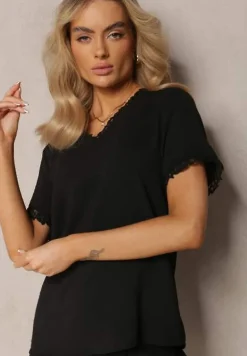 Czarna Bluzka z Trójkątnym Dekoltem Ozdobiona Siateczką Tirvana