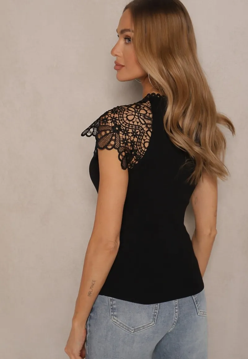 Czarna Bluzka z Wiskozą Ozdobiona Koronką Zisara