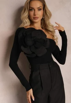Czarna Bluzka z Wiskozy o Asymetrycznym Kroju z Aplikacją 3D z Kwiatem Cheleta