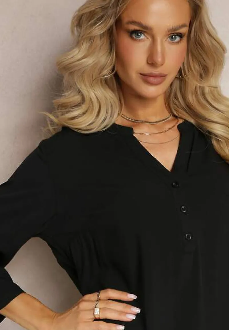 Czarna Bluzka z Wiskozy z Dekoltem Zapinanym na Guziki Sarika