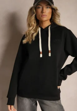 Czarna Casualowa Bluza z Dodatkiem Bawełny Kapturem i Ozdobnymi Sznurkami Feseraria