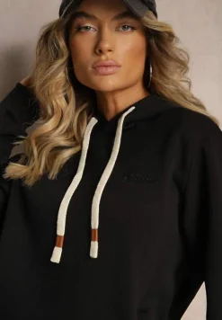 Czarna Casualowa Bluza z Dodatkiem Bawełny Kapturem i Ozdobnymi Sznurkami Feseraria