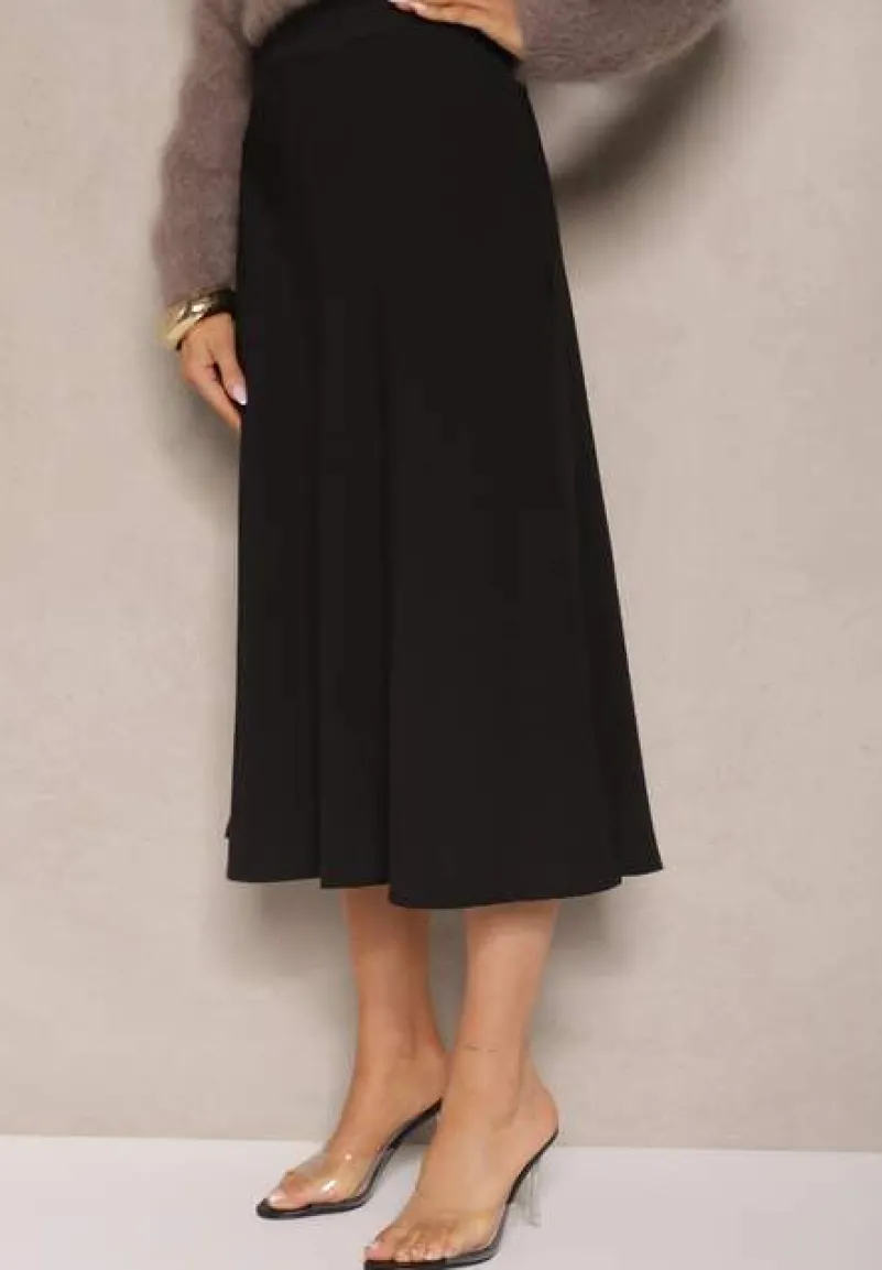 Czarna Casualowa Rozkloszowana Spódnica Dorilena