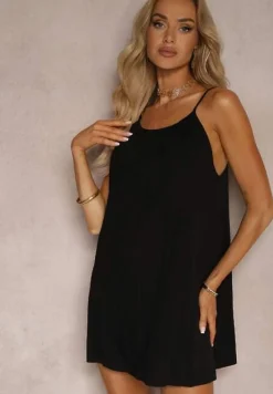 Czarna Casualowa Sukienka z Wiskozy o Prostym Kroju z Ramiączkami z Regulacją Wilantia