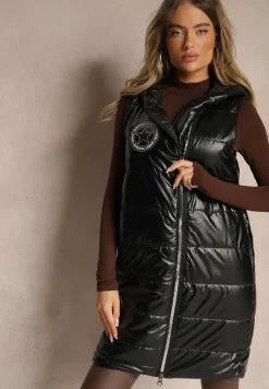 Czarna Długa Kamizelka Pikowana z Naszywką i Kapturem Mevianis