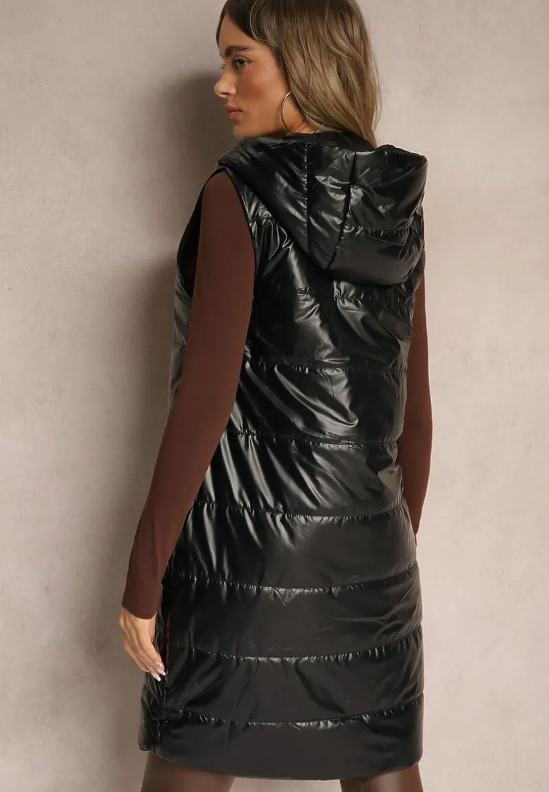 Czarna Długa Kamizelka Pikowana z Naszywką i Kapturem Mevianis