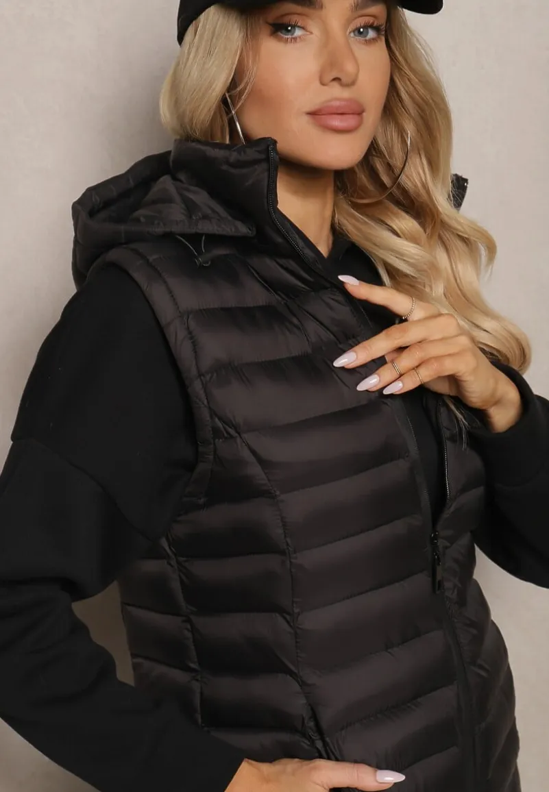 Czarna Długa Kamizelka z Kapturem i Ozdobnym Pikowaniem Vitiena