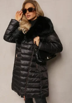 Czarna Długa Kurtka Ozdobiona Futerkiem na Kołnierzu i Pikowaniem Novenna