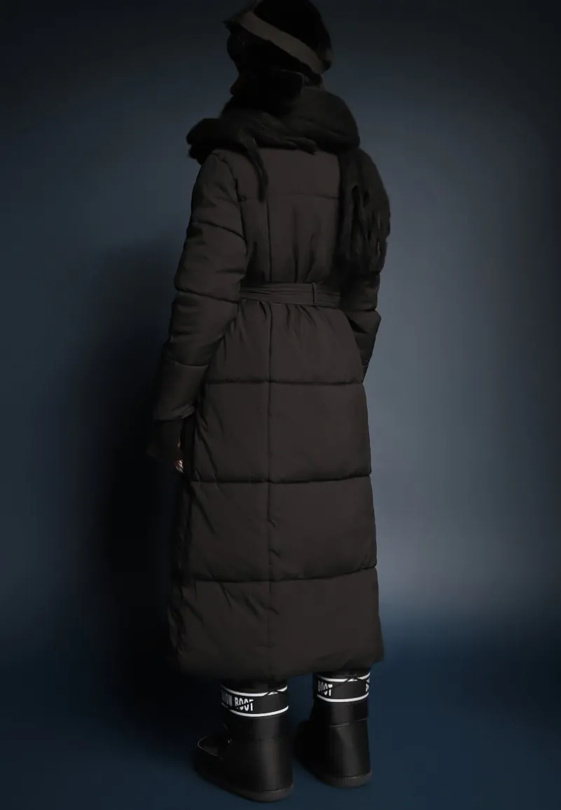 Czarna Długa Kurtka Pikowana Płaszcz z Paskiem Adellesstta