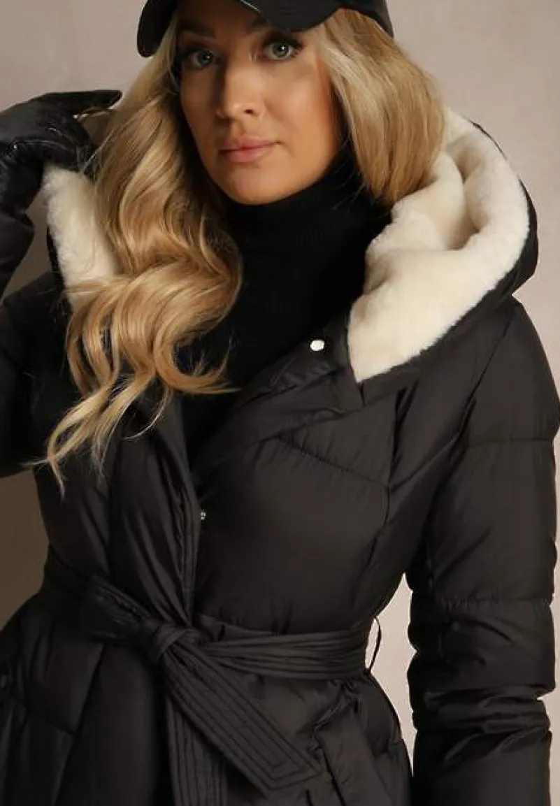 Czarna Długa Kurtka Pikowana z Kapturem Wiązana w Pasie Neanethra