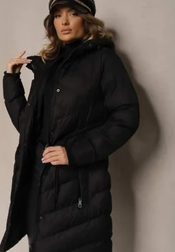 Czarna Długa Kurtka Taliowana z Kapturem Ozdobiona Pikowaniem Lunece