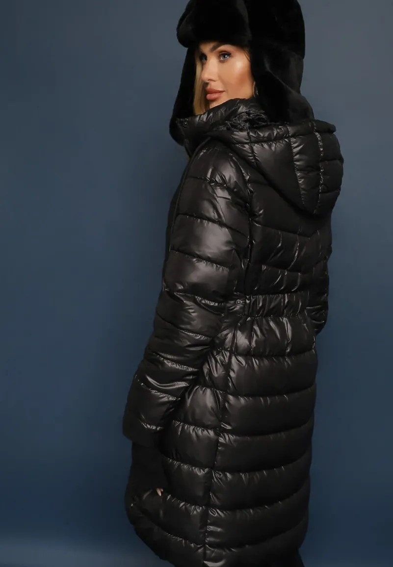 Czarna Długa Kurtka z Kapturem i Dwustronnym Suwakiem Zdobiona Pikowaniem Sanvela