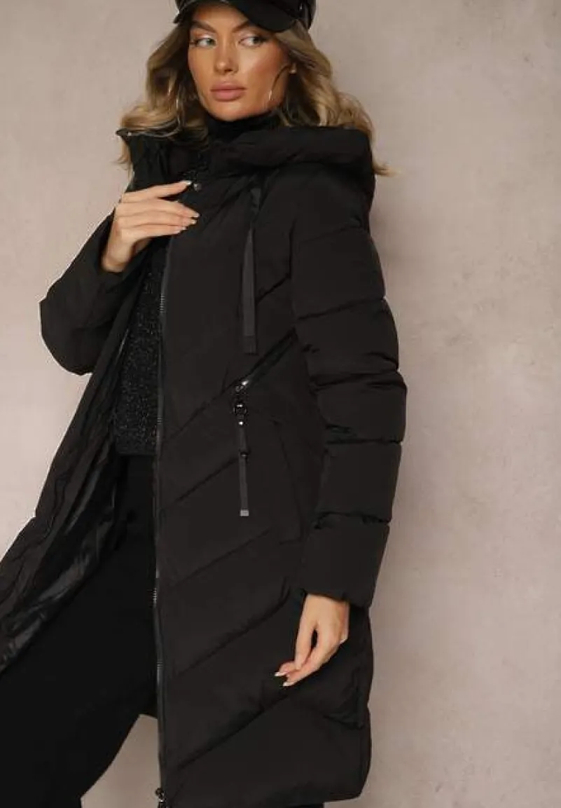Czarna Długa Kurtka z Pikowanymi Przeszyciami i Kapturem Ozdobiona Suwakami Hedirae
