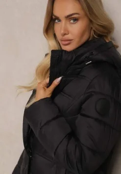 Czarna Długa Kurtka z Pikowanymi Przeszyciami i Kapturem z Możliwością Odpięcia Realithra