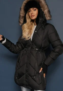 Czarna Długa Pikowana Kurtka w Stylu Parki z Troczkiem w Pasie i Sztucznym Futerkiem Abelasa