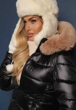 Czarna Dwustronna Kurtka Płaszcz z Klasycznym Pikowaniem i Kapturem z Futerkiem Nuncos