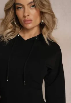 Czarna Dzianinowa Bluza o Gorsetowym Fasonie z Kapturem Kindra