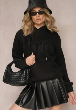 Czarna Dzianinowa Bluza Ocieplana z Nadrukiem Invta