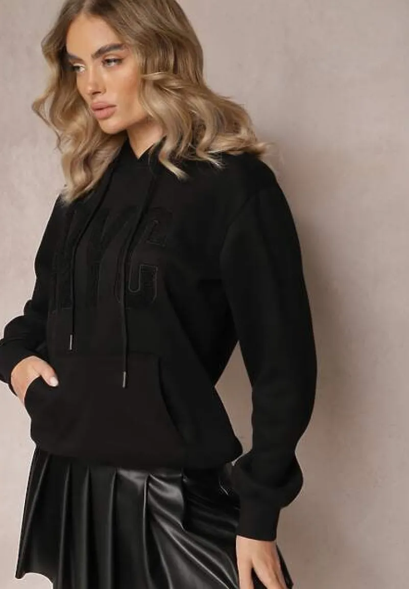 Czarna Dzianinowa Bluza Ocieplana z Nadrukiem Invta