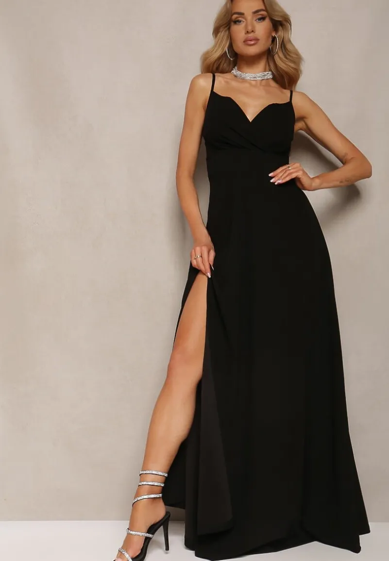 Czarna Elegancka Sukienka o Rozkloszowanym Kroju z Rozcięciem na Ramiączkach z Kopertowym Dekoltem Winelia