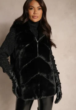 Czarna Futerkowa Kamizelka z Kapturem Ozdobiona Ekoskórzanymi Wstawkami Tilirra