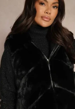 Czarna Futerkowa Kamizelka z Kapturem Ozdobiona Ekoskórzanymi Wstawkami Tilirra