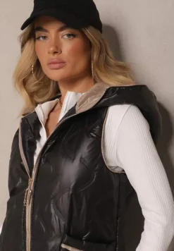 Czarna Kamizelka o Prostym Kroju z Kapturem i Kieszeniami z Pikowaniem Asloti